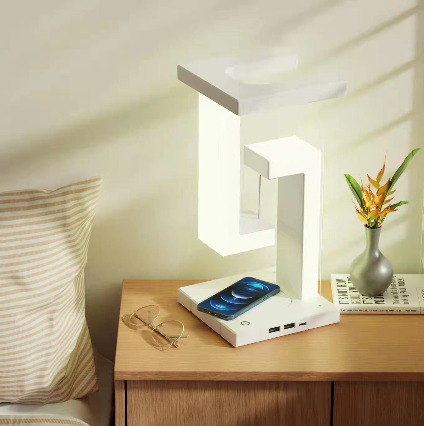 Creative Smartphone Wireless Charging  Table Lamp